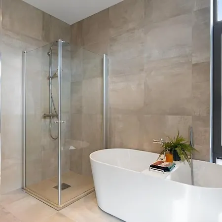 Exclusive Near Airport- Free Parking Bergen